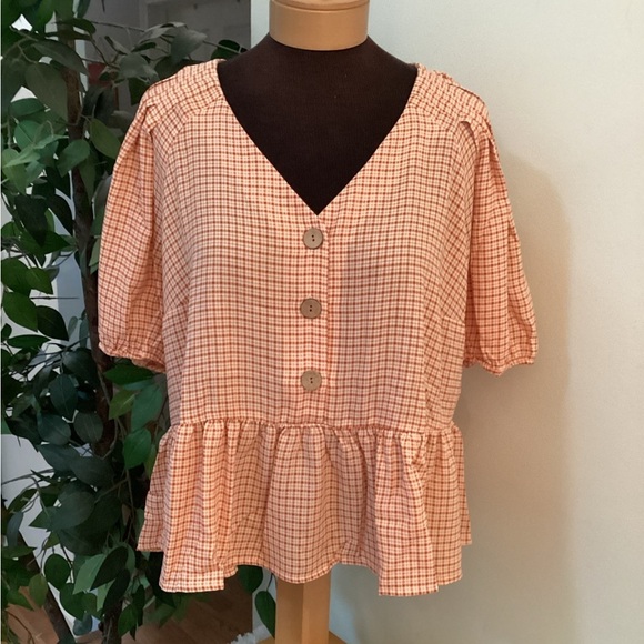 SOLD LAUREN Conrad peplum top Woman’s size XXL 
short sleeve neck Gingham che… - Picture 6 of 16
